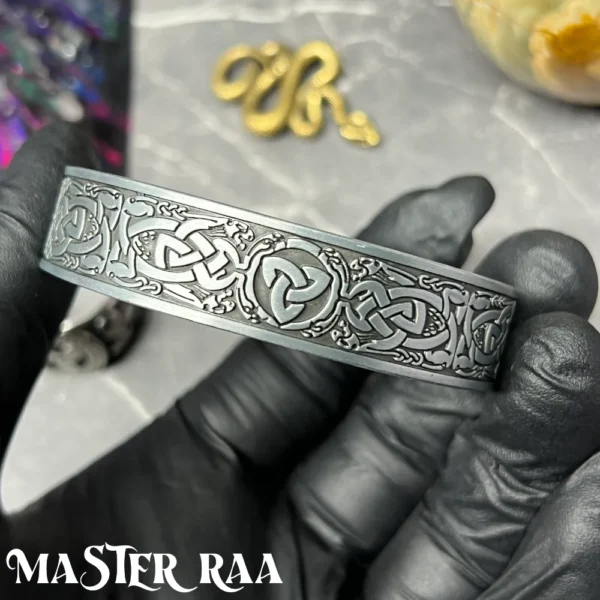 Copper Bracelet – Celtic Trinity Knot Detail