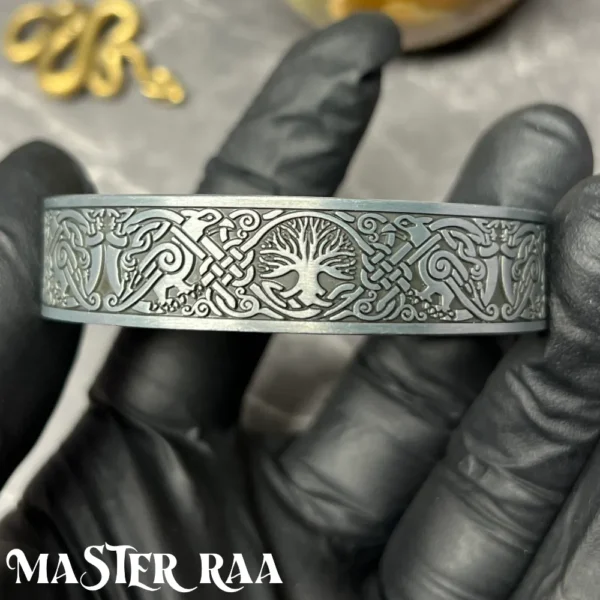 Copper Bracelet – Small Tree of Life Close-Up
